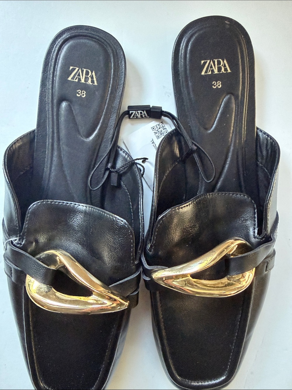 š ZARA Slides - Picture 2 of 4